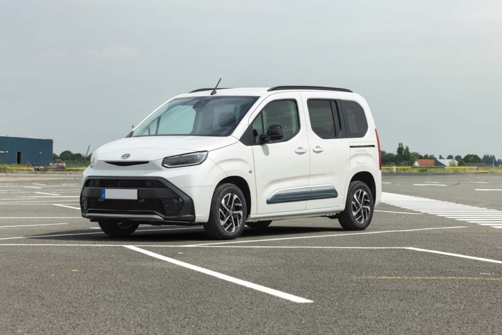 Toyota -Proace-veiklos-nuoma-1