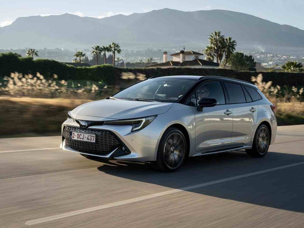 Toyota-Corolla-SW-veiklos-nuoma