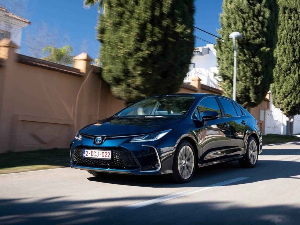 toyota-corolla-sedan-veiklos-nuoma-1